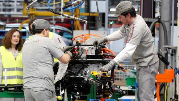 Cadena de montaje de la factoría PSA en Vigo
